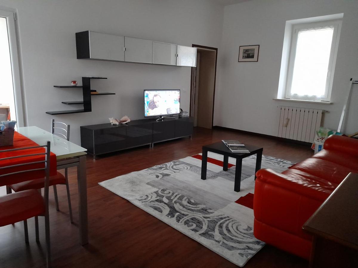 Domus Flavia Apartment มานโตวา ภายนอก รูปภาพ