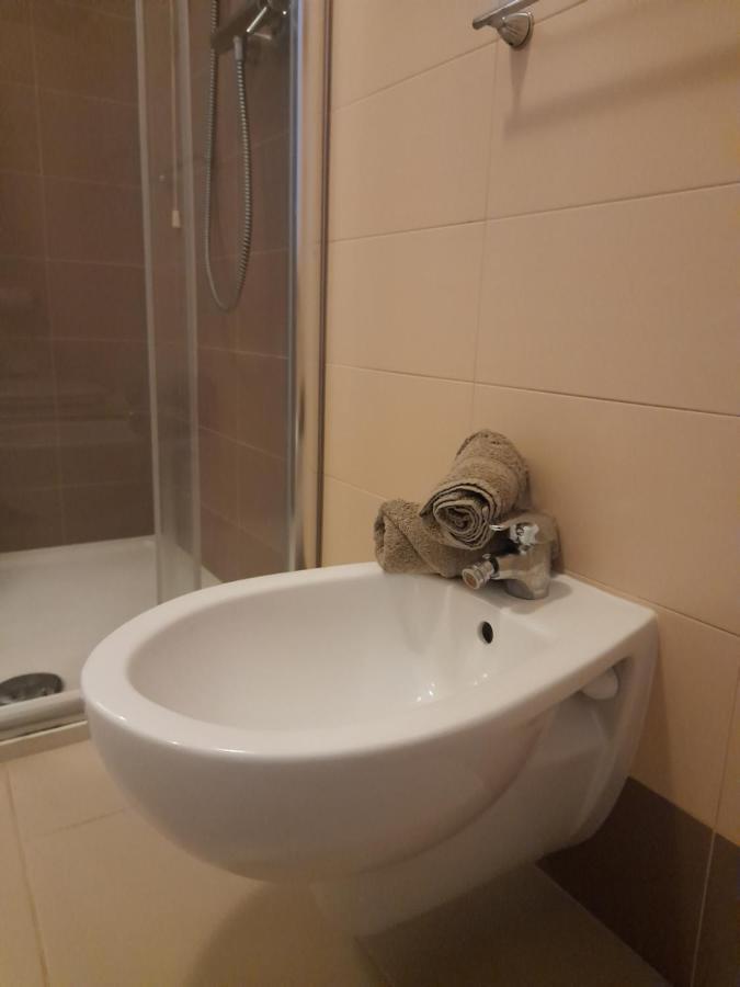 Domus Flavia Apartment มานโตวา ภายนอก รูปภาพ